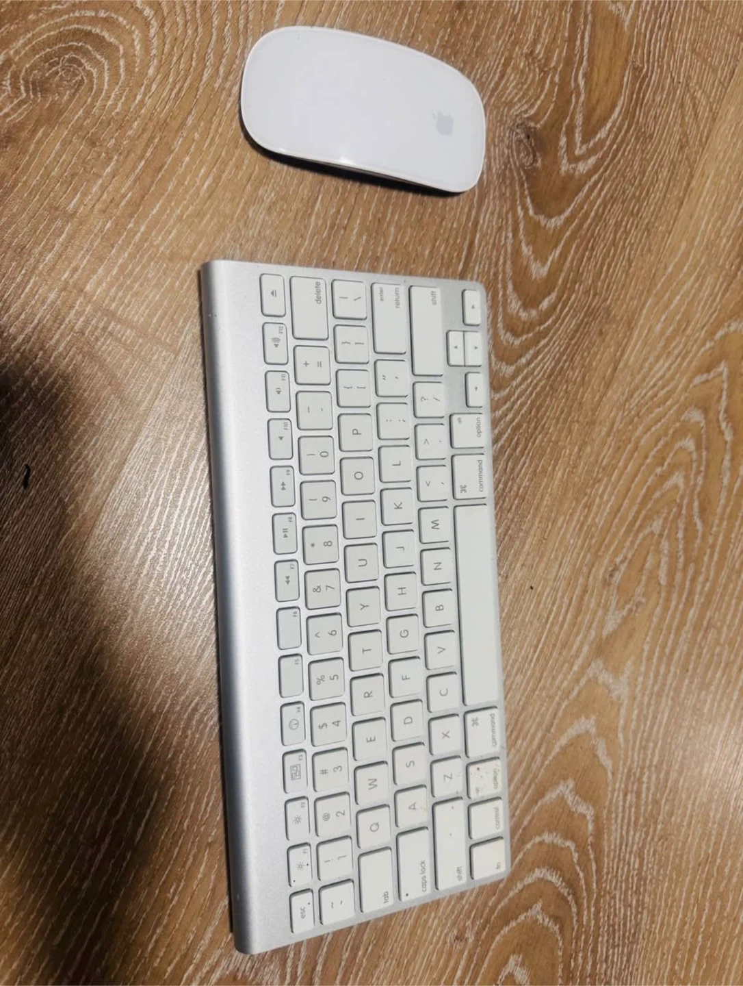 Apple iMac 21.5-inch (Mid 2011) with Keyboard & Mouse - photo 2