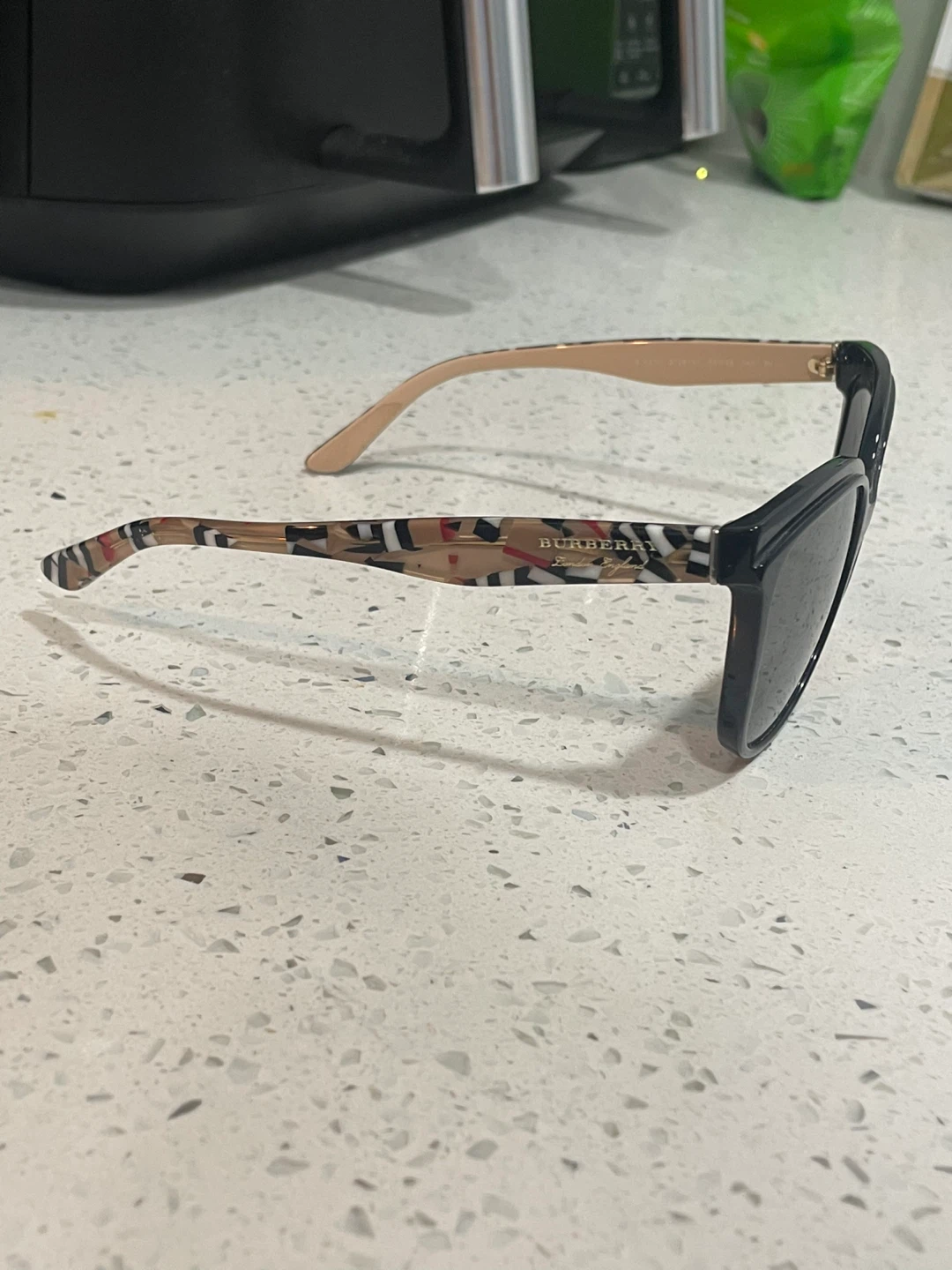 Burberry Sunglasses with Case - photo 3