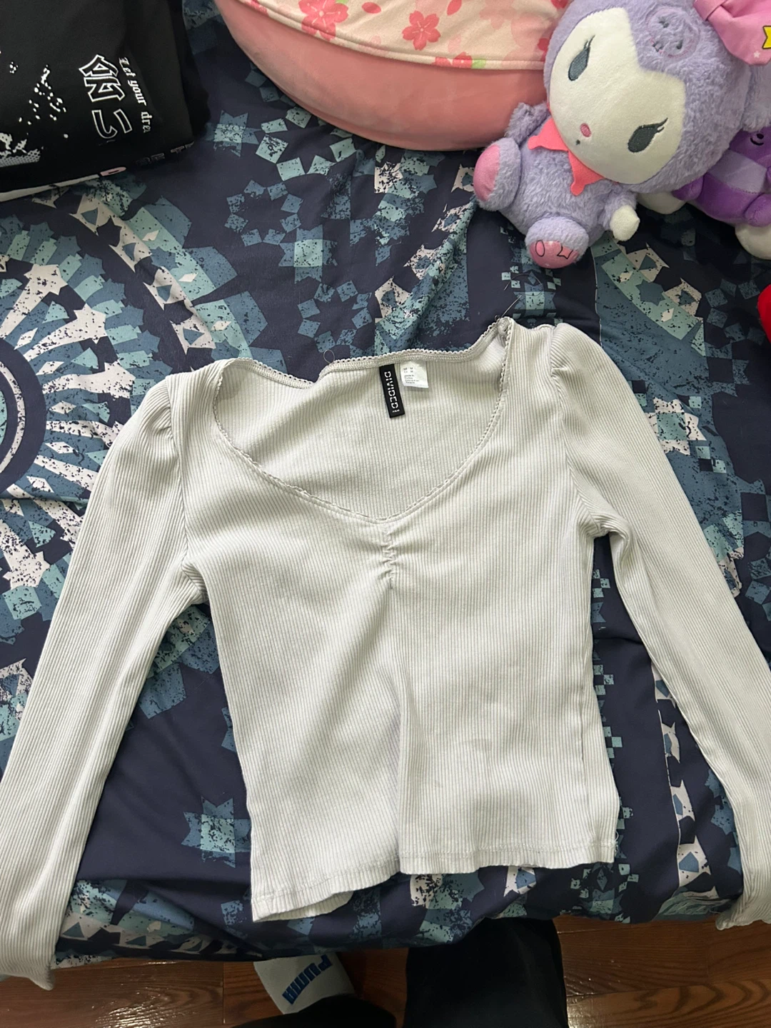 H&M Divided Long Sleeve Top - Size M