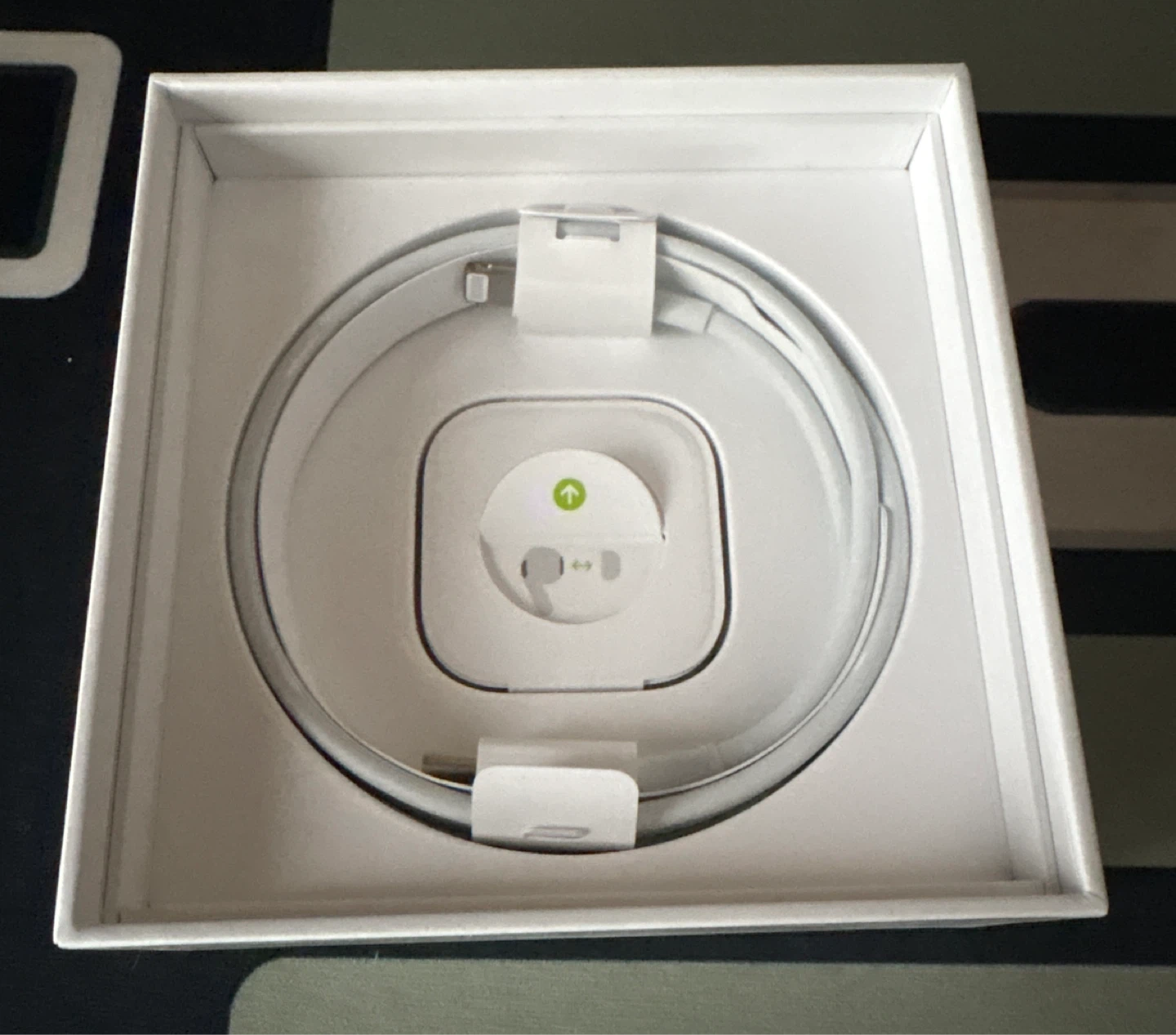 Apple AirPods Pro (1st generation) with wireless charging case - photo 3