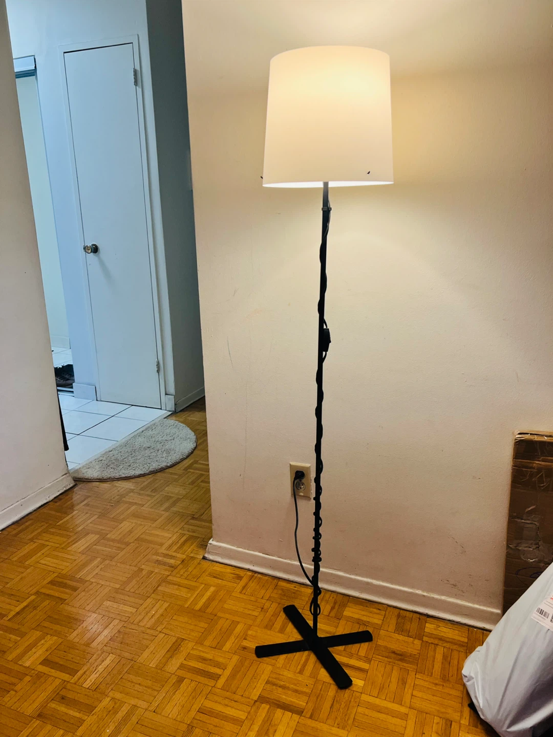 Ikea Floor Lamp with bulb - photo 2