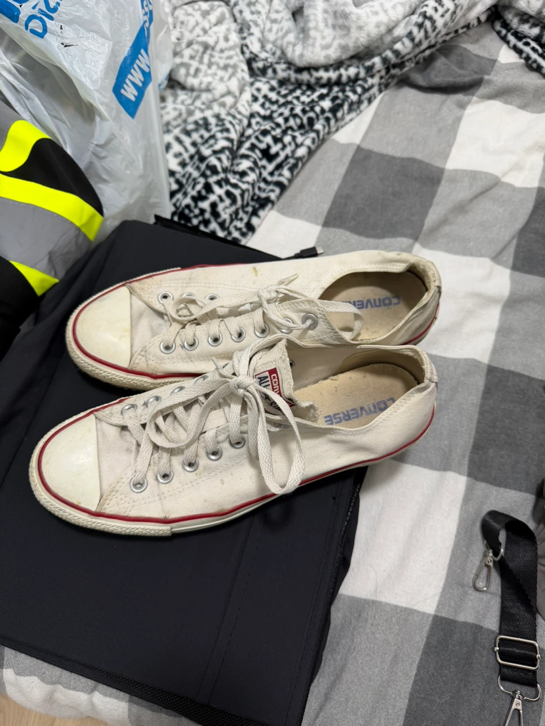 Converse All Star Sneakers - Size 9 Men’s /size 11 women