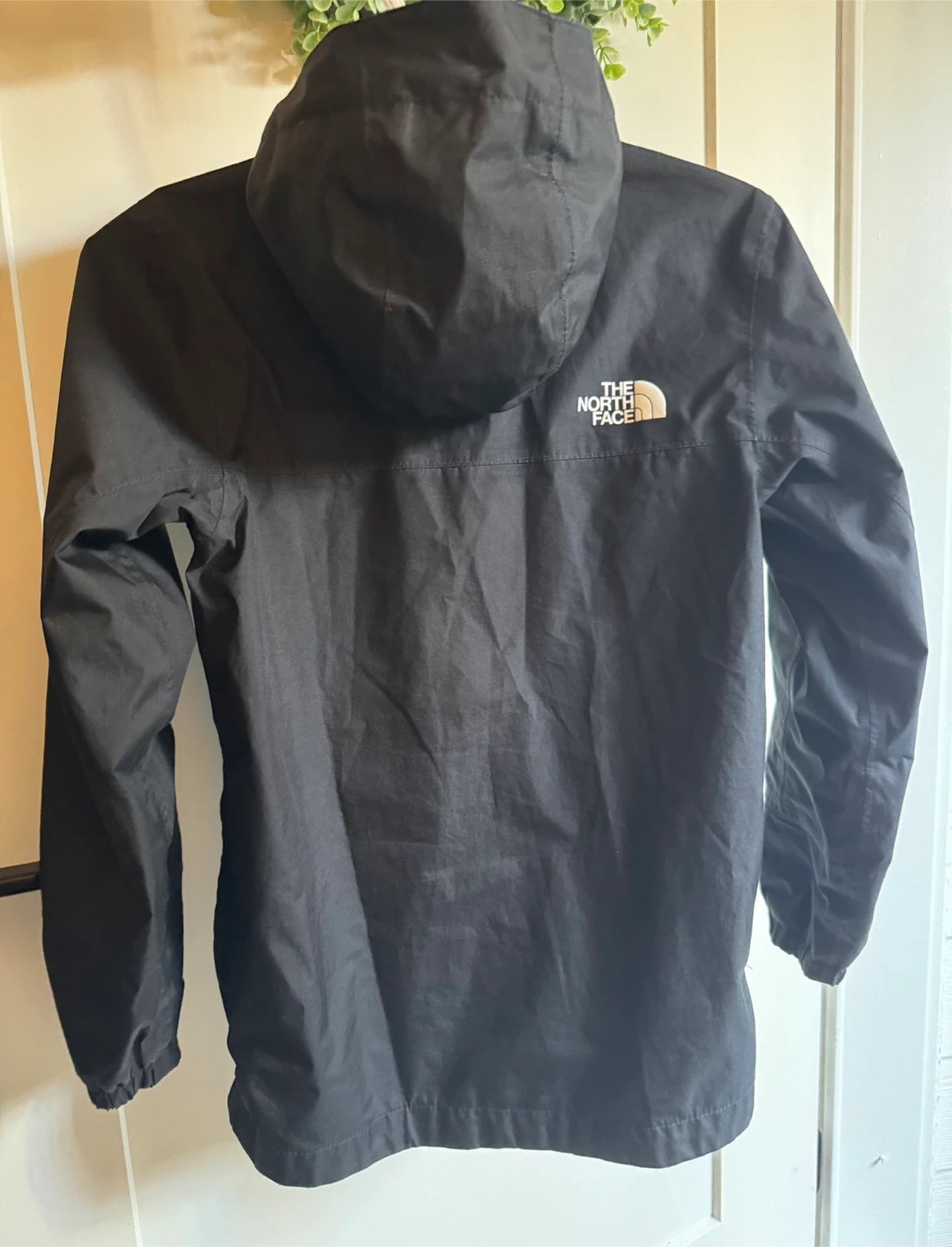 Northface boys’ black jacket - kids medium - photo 2