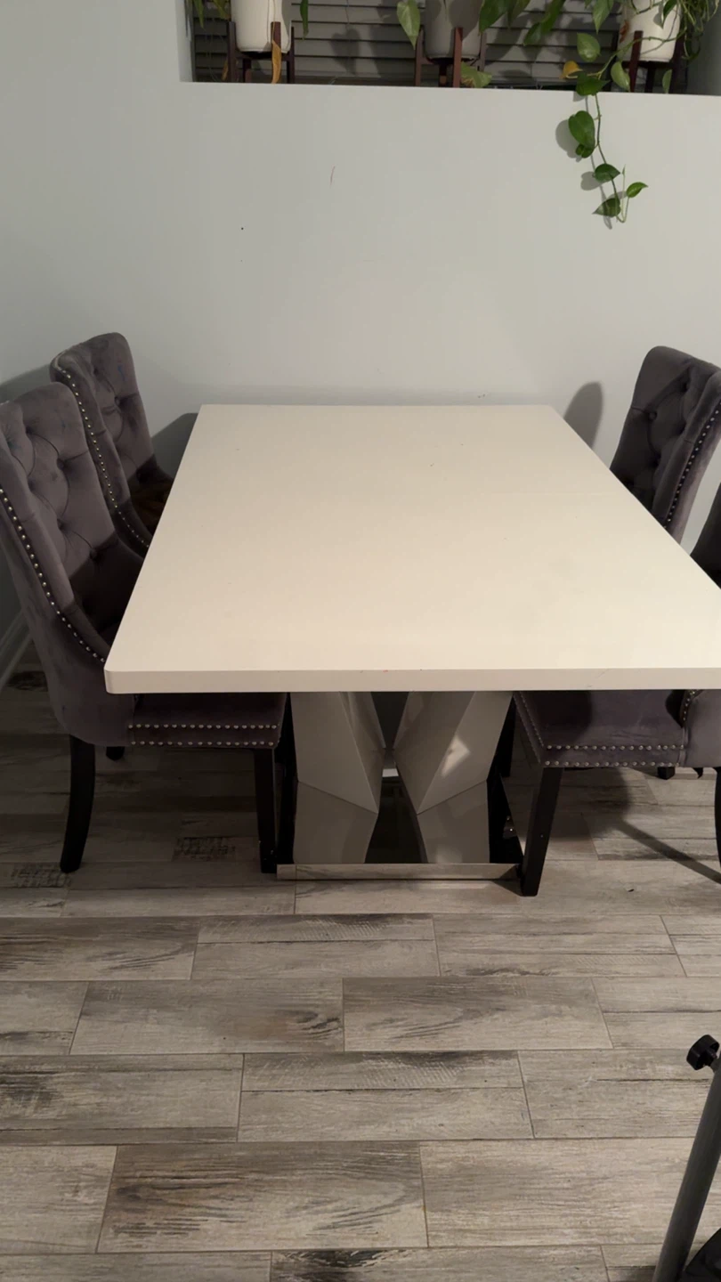 Dining Table with 4 Gray Velvet Chairs