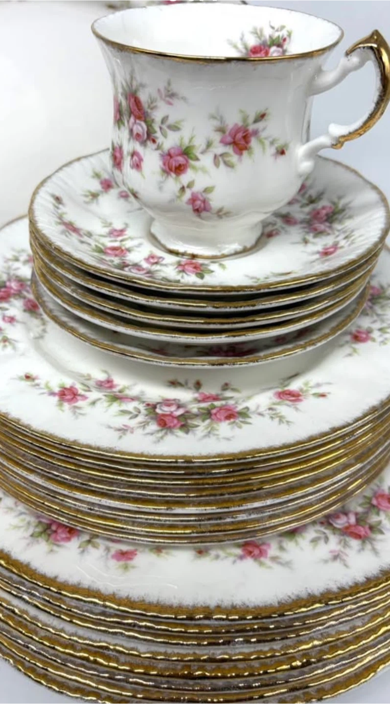 Paragon Victoriana Rose China Dinner Set - photo 2