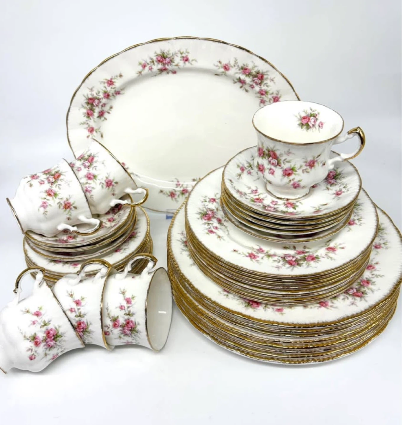 Paragon Victoriana Rose China Dinner Set