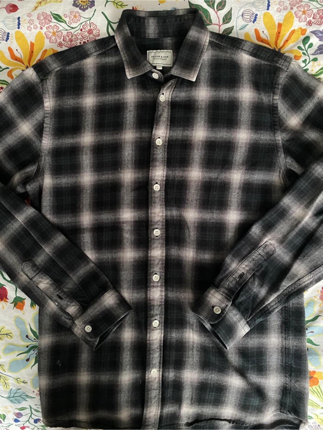 Lot of 4 Flannel Shirts: Frank & Oak, Volcom - photo 3