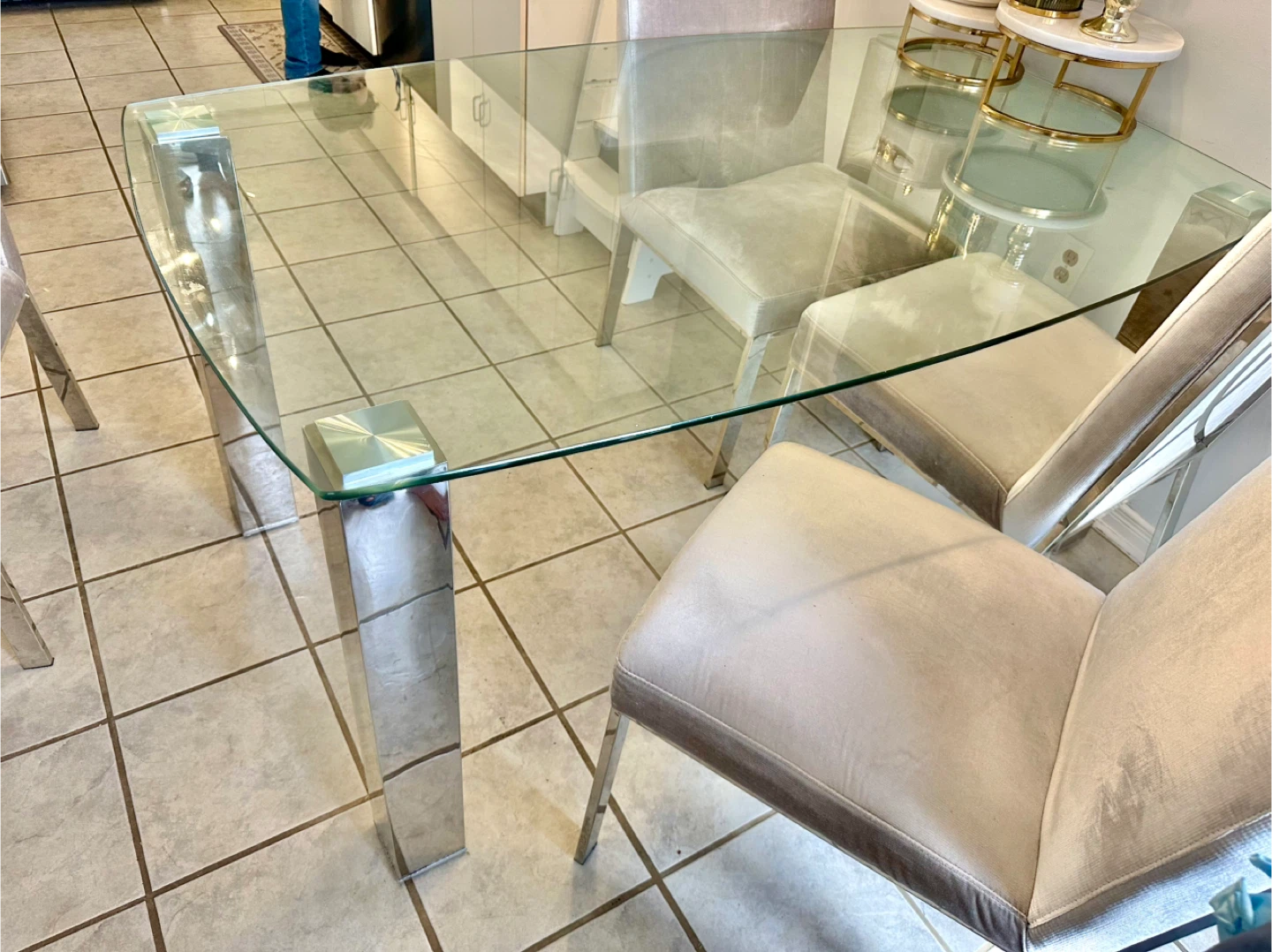 Dining Table with 4 Chairs - Glass Top - photo 2
