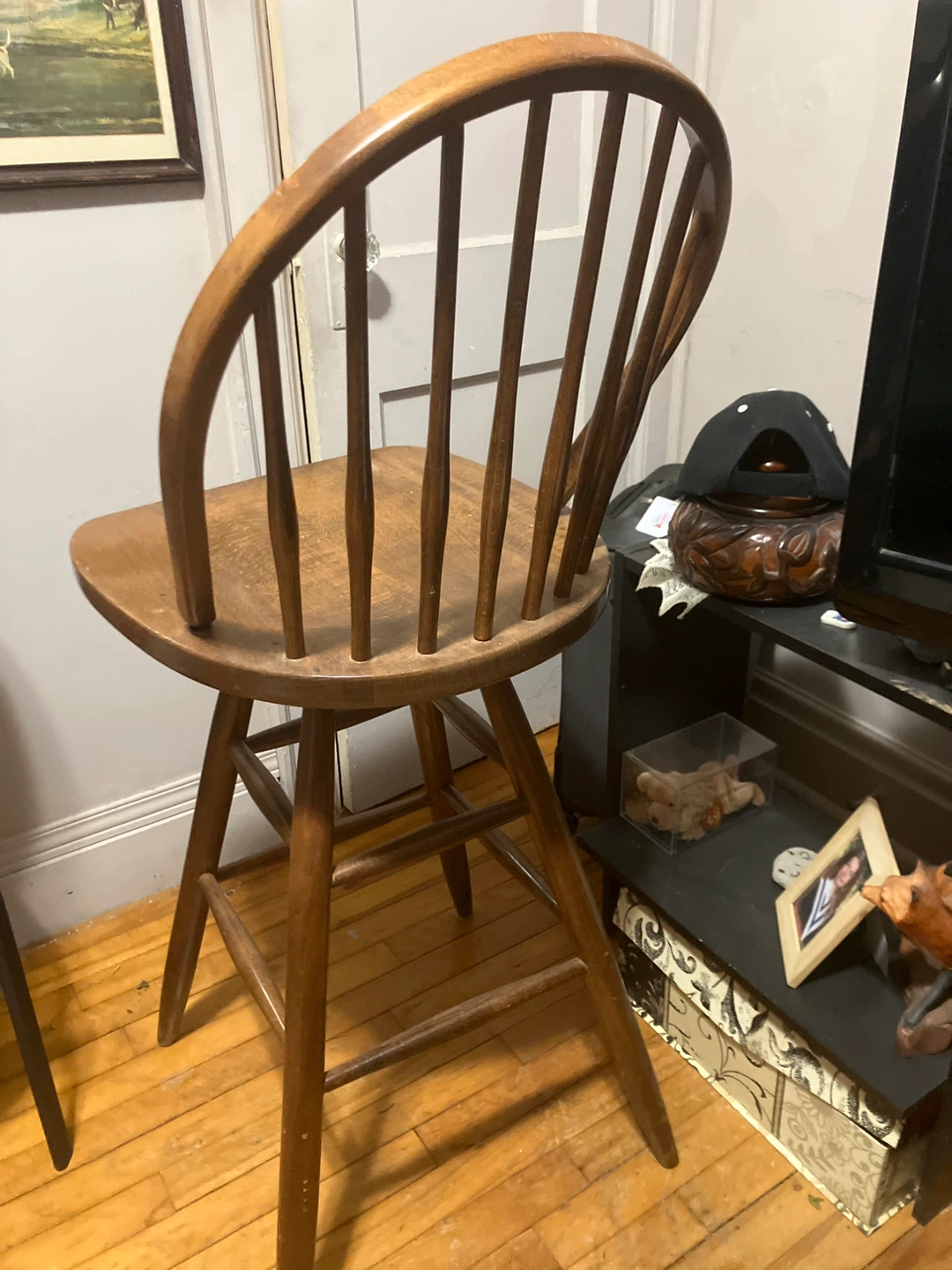 Wooden swivel stool - photo 3