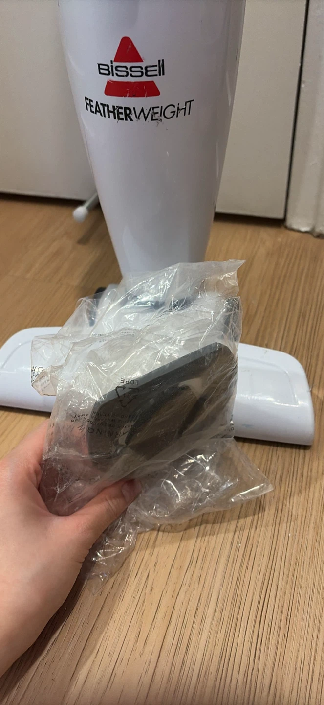 Bissell FeatherWeight Vacuum with new filters - photo 4