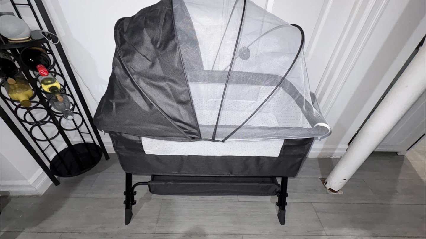 Bedside Crib - Great Condition! - photo 2
