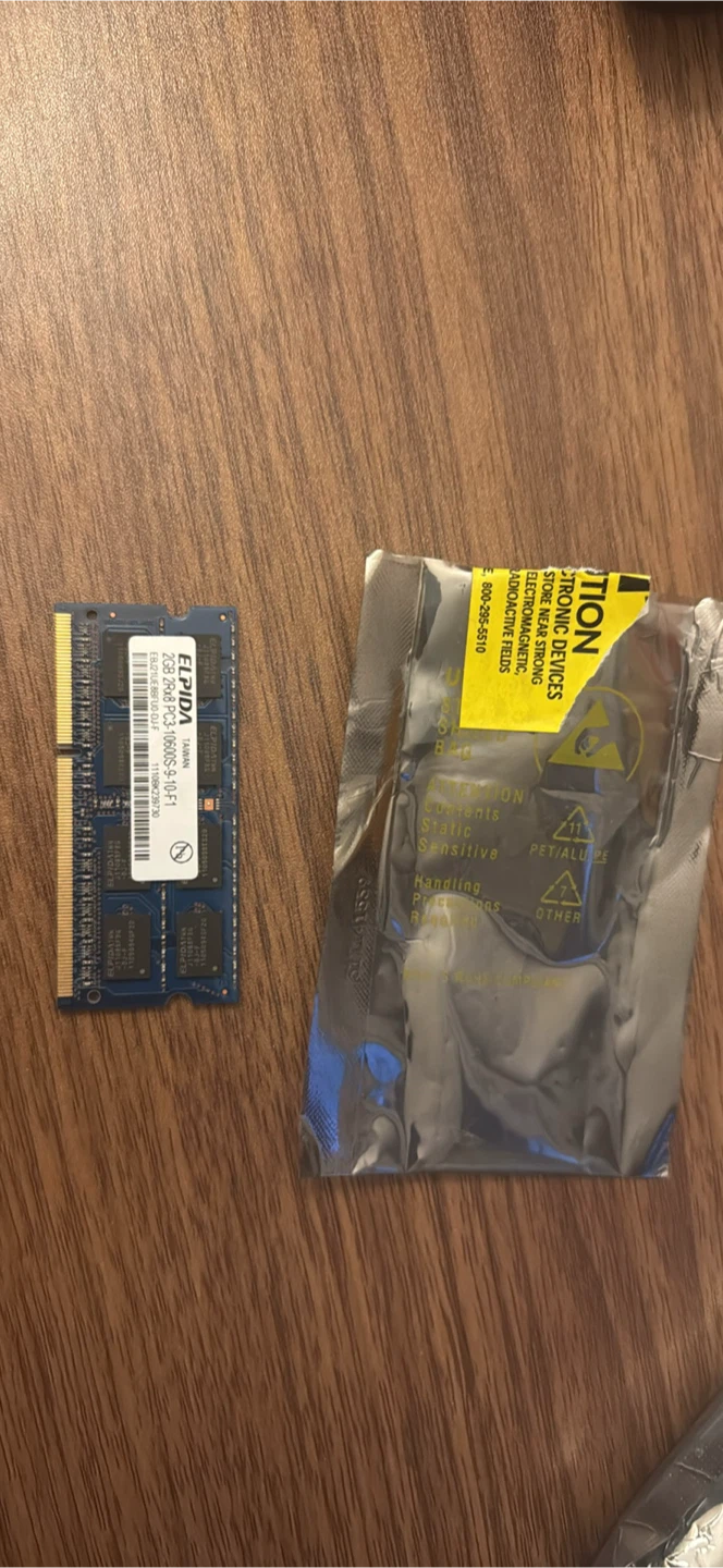 Elpida 2GB 2Rx8 PC3-10600S-9-10-F1 RAM