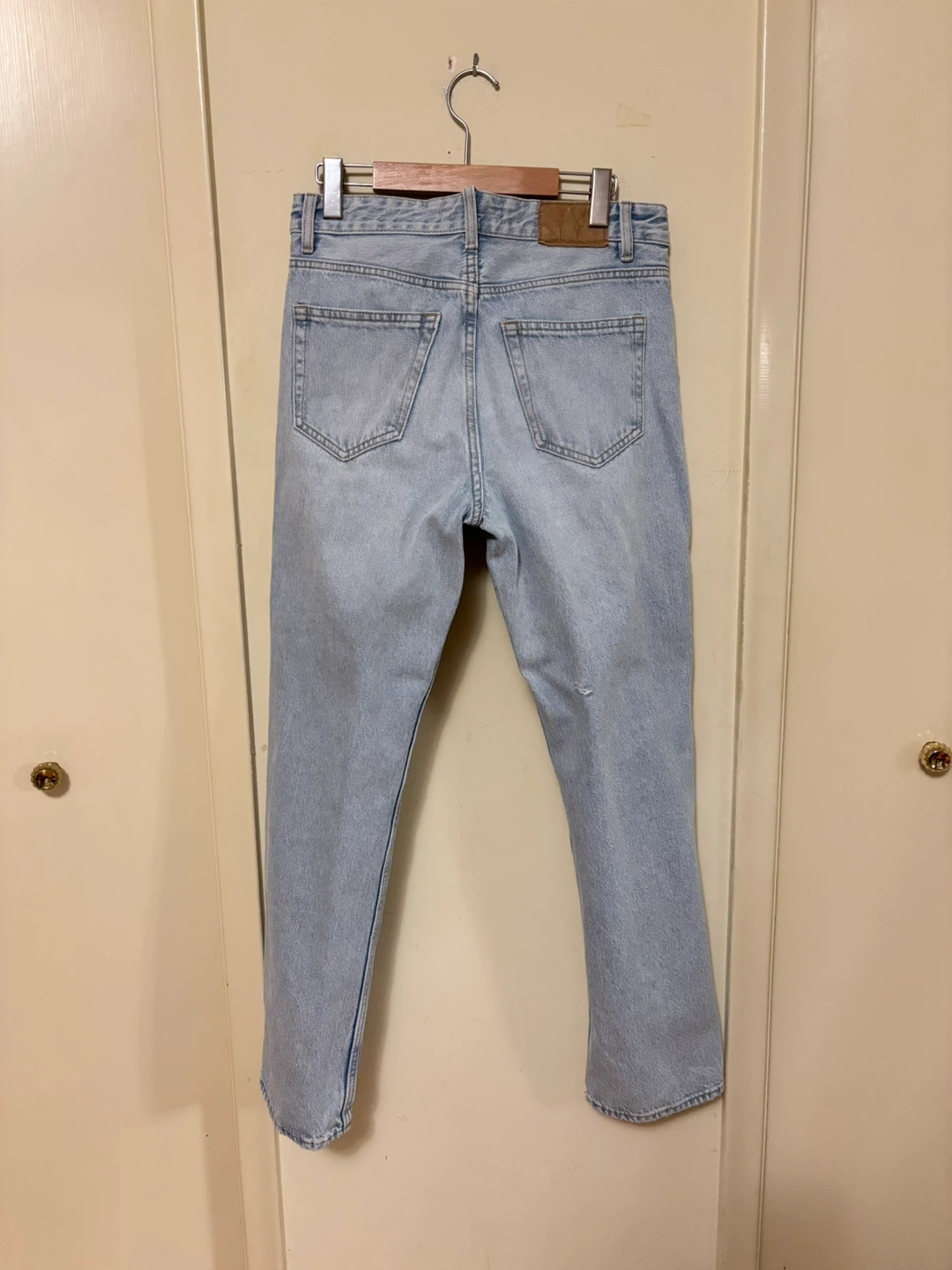 Zara high rise mom fit Jeans - waist 30, inseam 30 - photo 2
