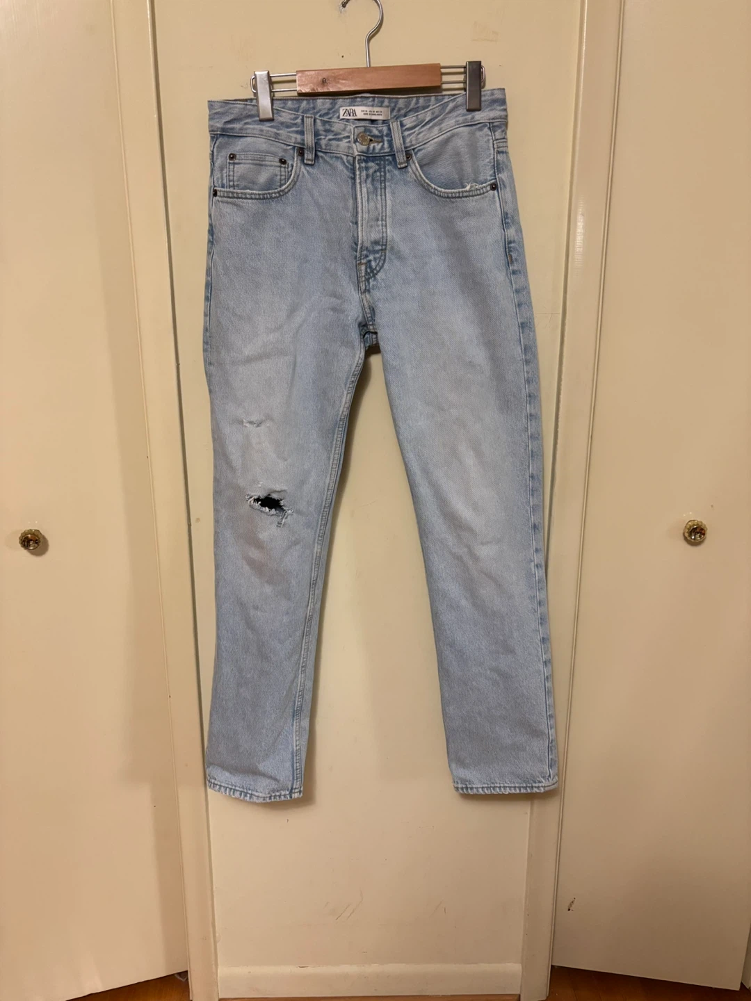 Zara high rise mom fit Jeans - waist 30, inseam 30