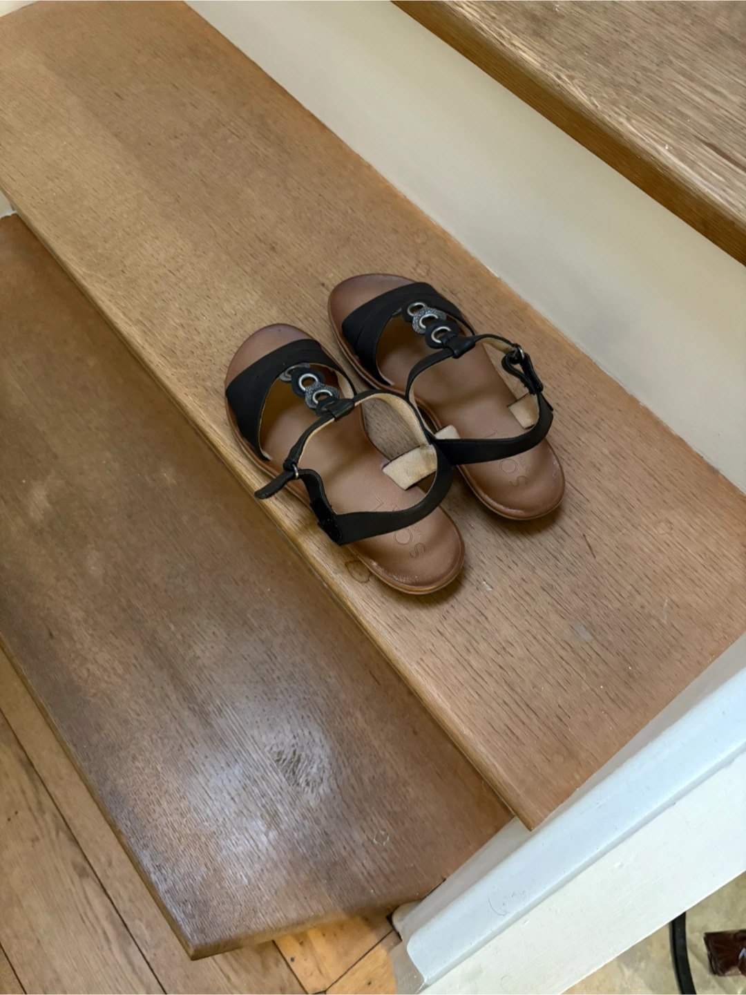 Söfft Black Leather Sandals Size 6.5M
