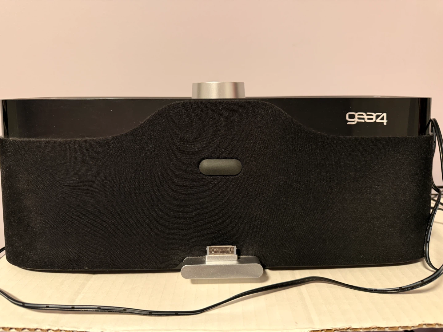 Gear4  Houseparty wireless speaker/Alarm Clock Radio