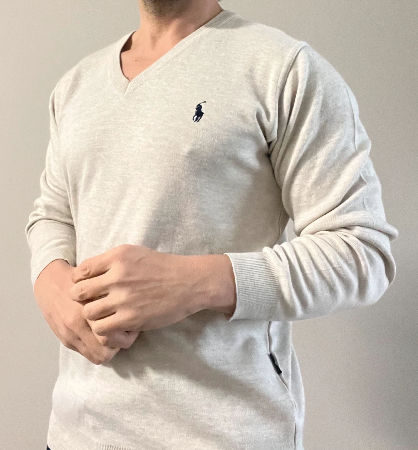 V-Neck Beige Sweater – Size Medium