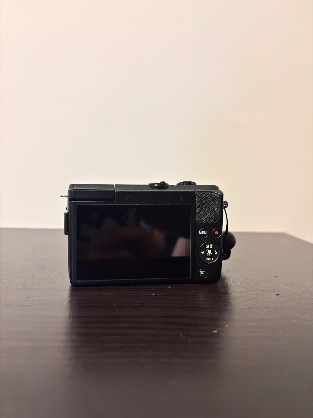 Canon EOS M200 Camera with Kit Lens - photo 2
