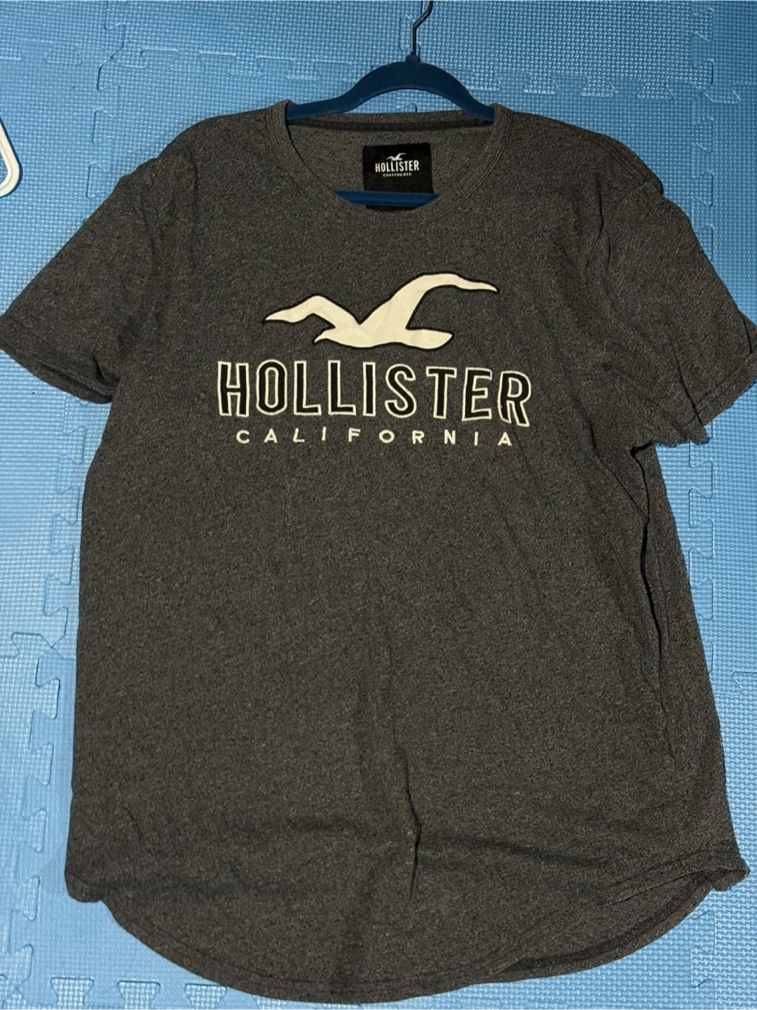 Hollister California Grey T-Shirt - Size XL