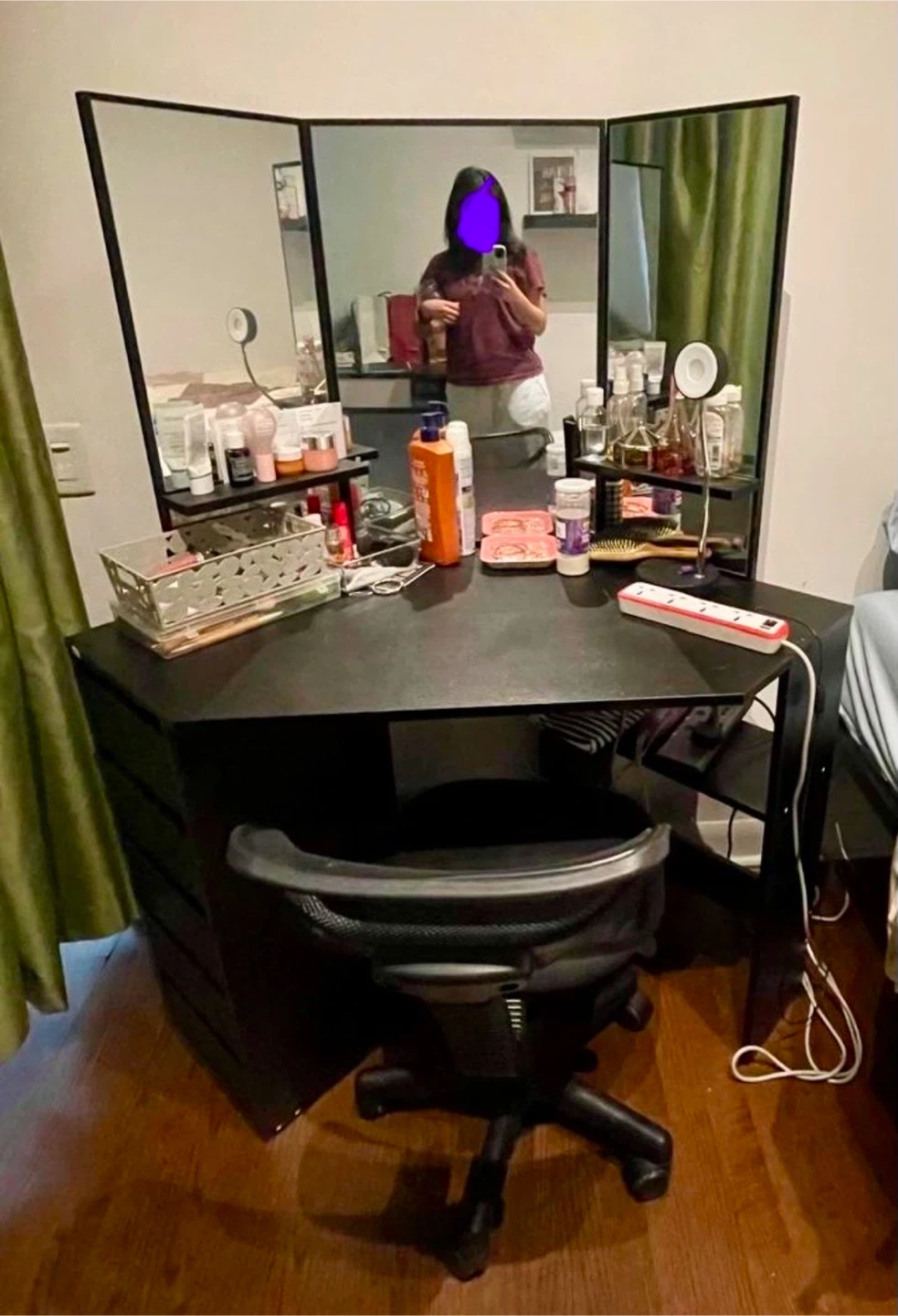 Corner Vanity with Tri-Fold Mirror - Black