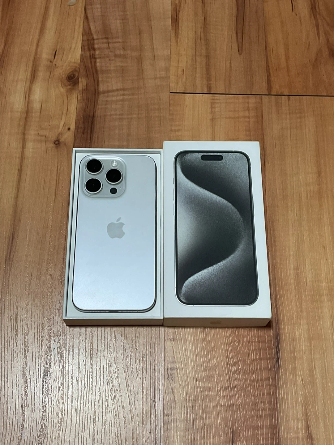 iPhone 15 Pro - 128GB - 98% BH - White Titanium - FIRM