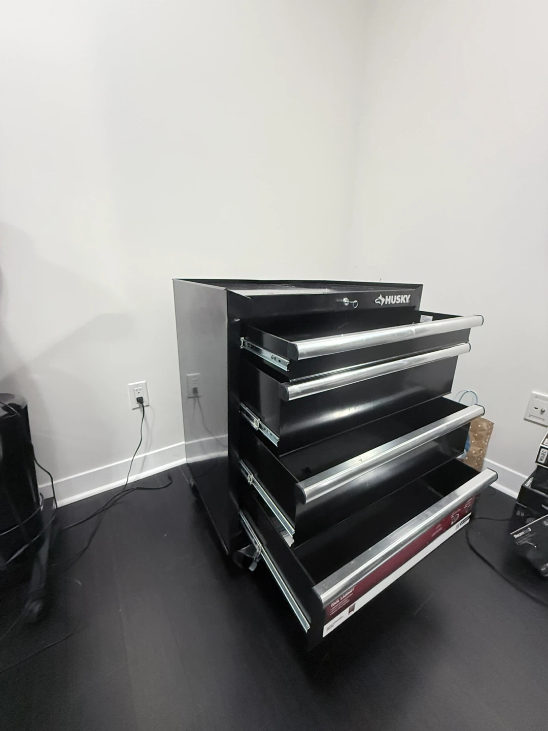 Husky 27-inch 4-Drawer Rolling Tool Cabinet - photo 4