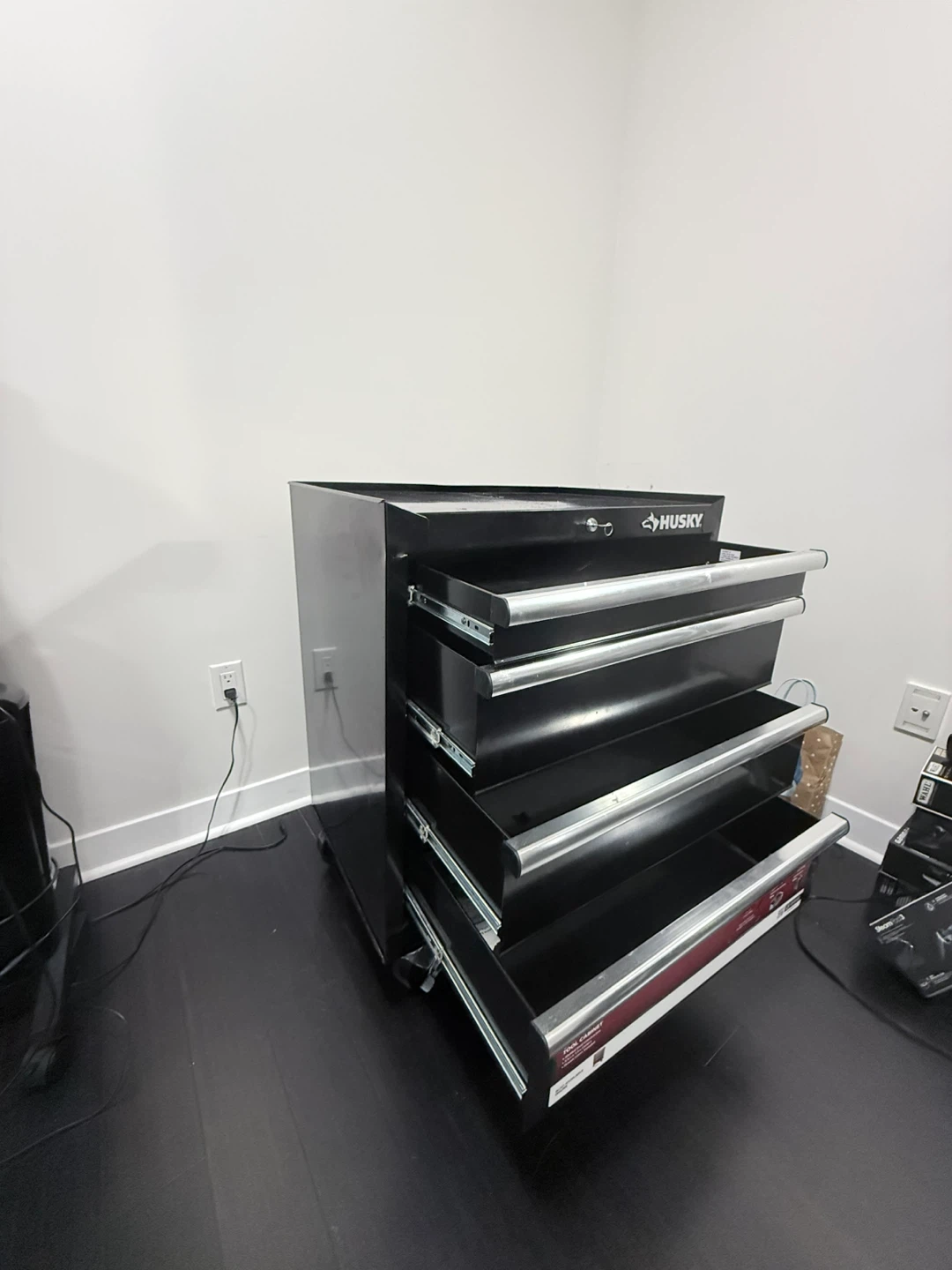 Husky 27-inch 4-Drawer Rolling Tool Cabinet - photo 3