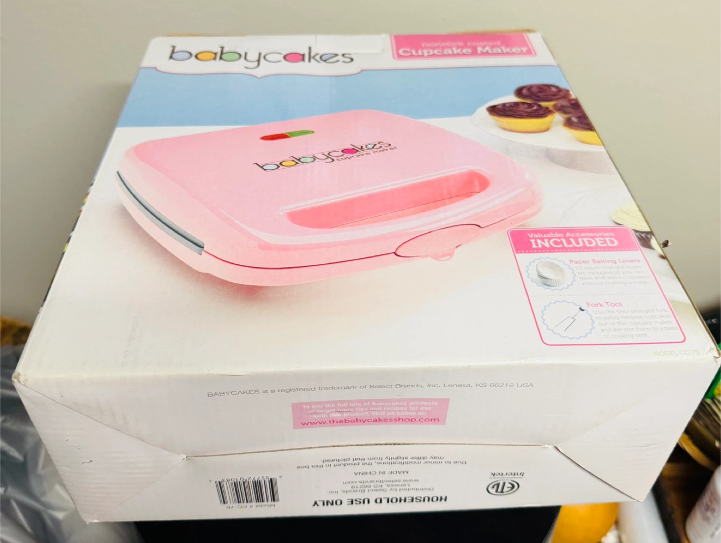 Babycakes Nonstick Cupcake Maker - Pink - photo 2