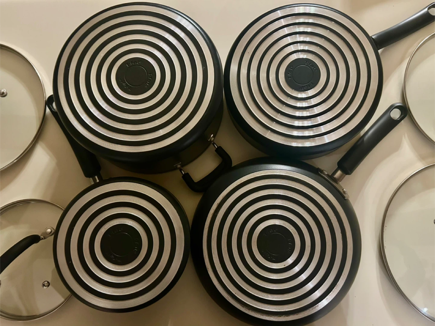 Like New! 8 piece T-fal Black Cookware Set - photo 3