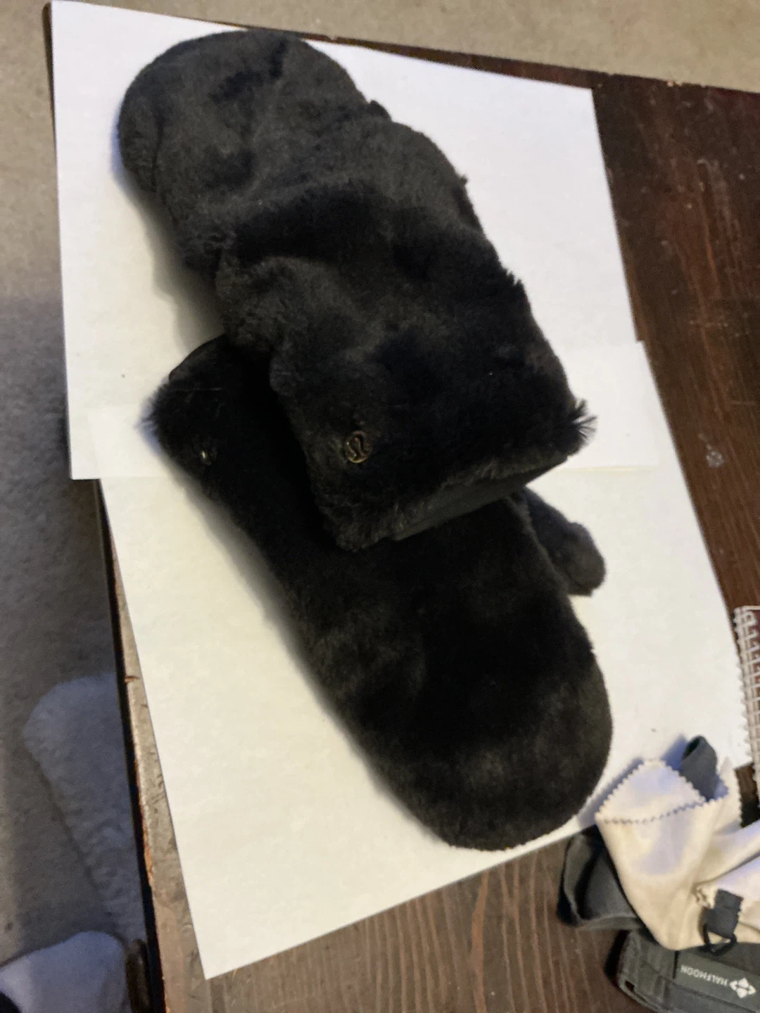 Lululemon Black Mittens