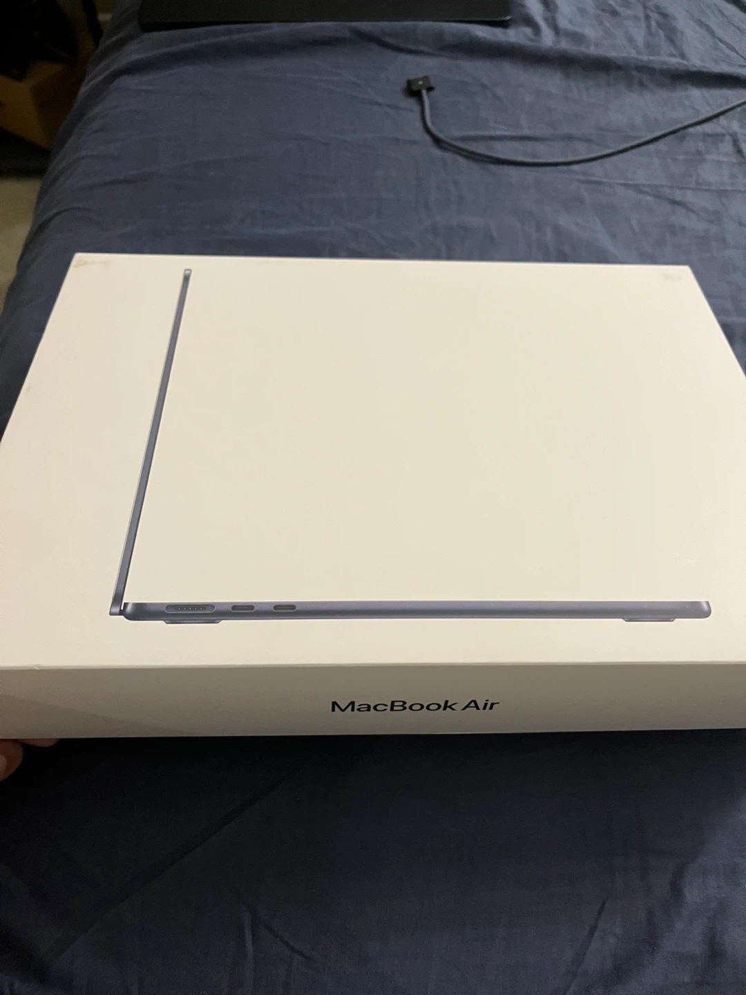 Box Only : Apple MacBook Air 2025 13-inch M4 Chip 16GB 256GB