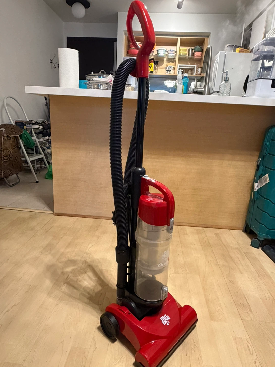 Dirt Devil Quick-Lite Upright Vacuum Cleaner - photo 4