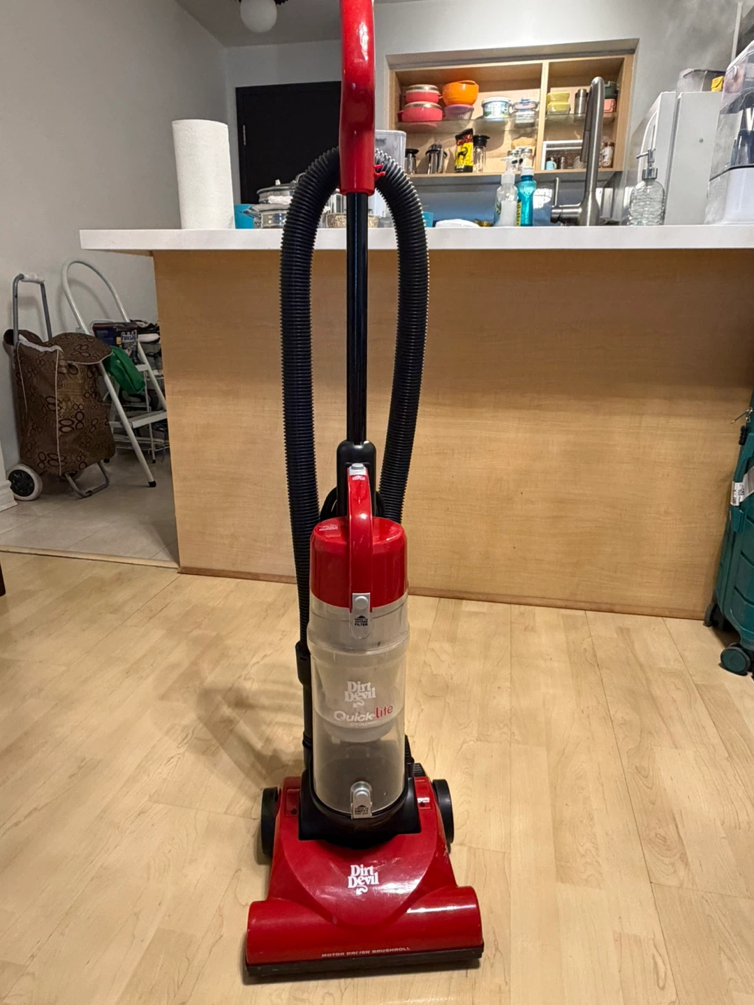 Dirt Devil Quick-Lite Upright Vacuum Cleaner - photo 5
