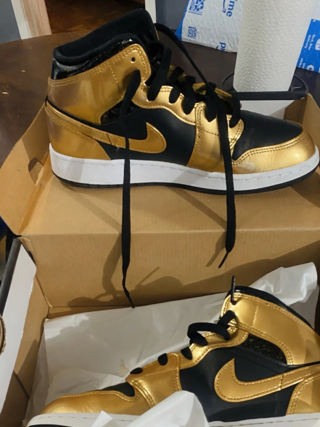 Nike Air Jordan 1 Mid Black/Gold