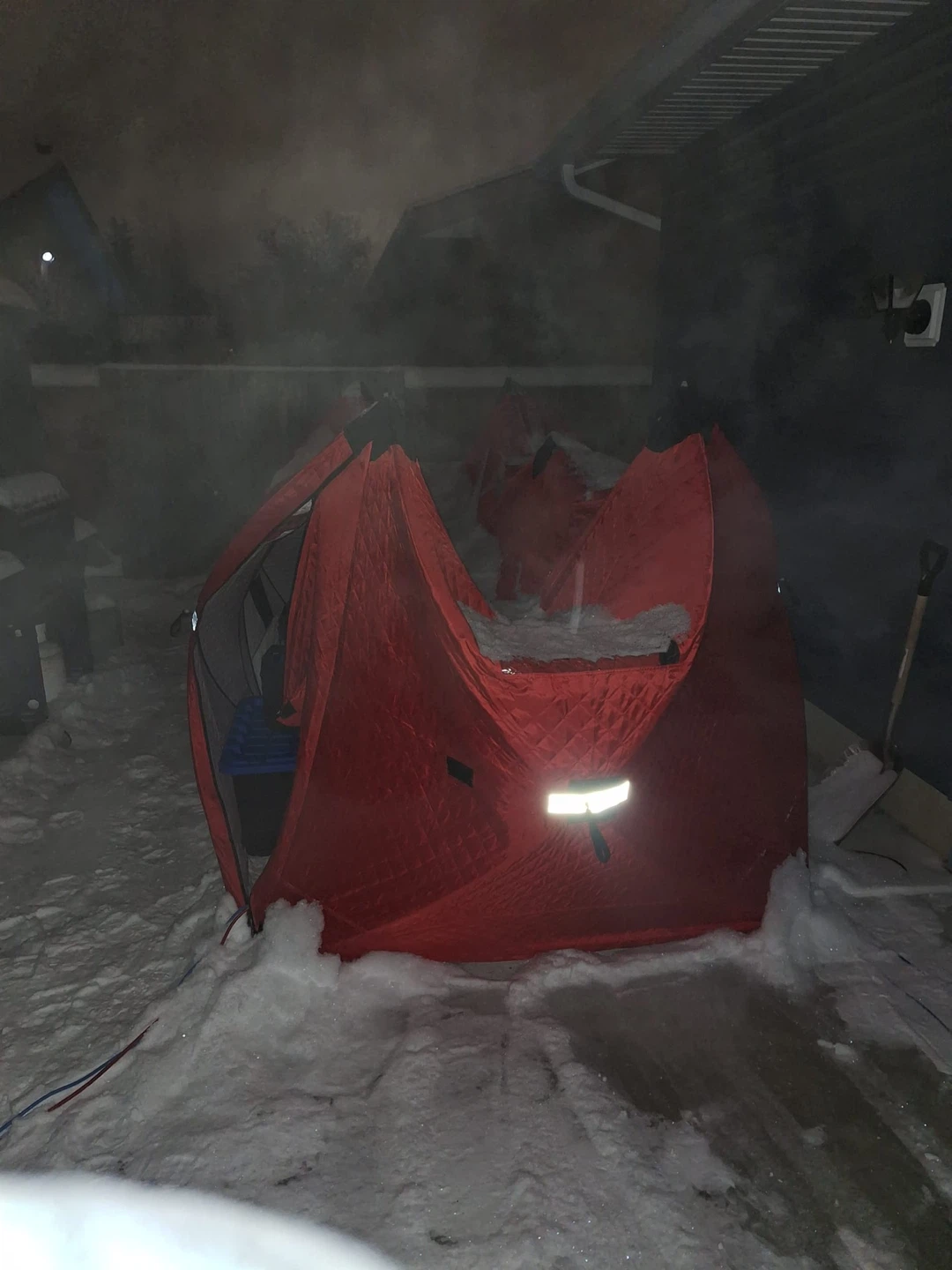Eskimo FatFish 949i Ice Fishing Shelter - photo 2
