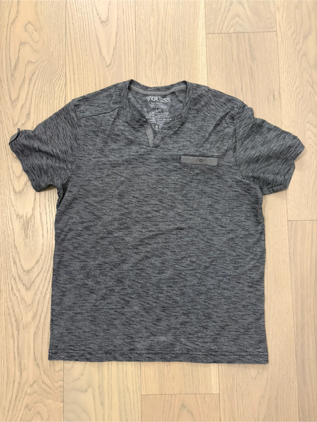 Guess Grey T-Shirt - Size Large