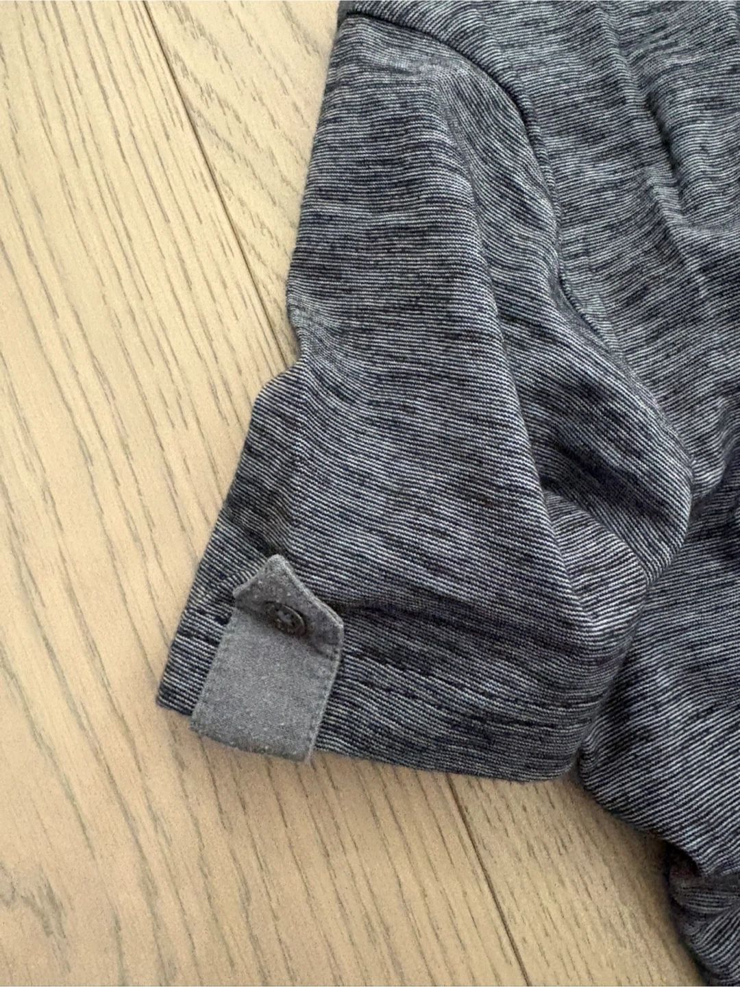Guess Grey T-Shirt - Size Large - photo 4
