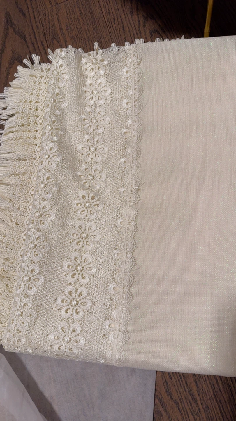 Cream Lace Trim tablecloth