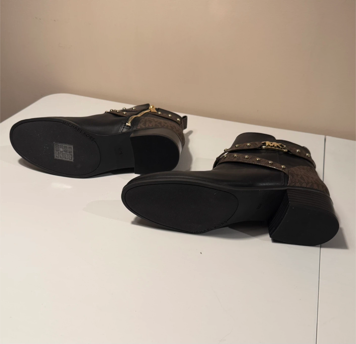 Michael Kors Black Leather boots Size 8.5 M - photo 3