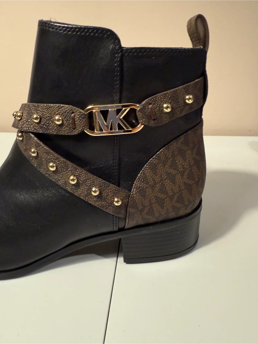 Michael Kors Black Leather boots Size 8.5 M