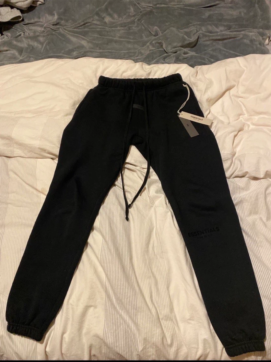 Black essential pants