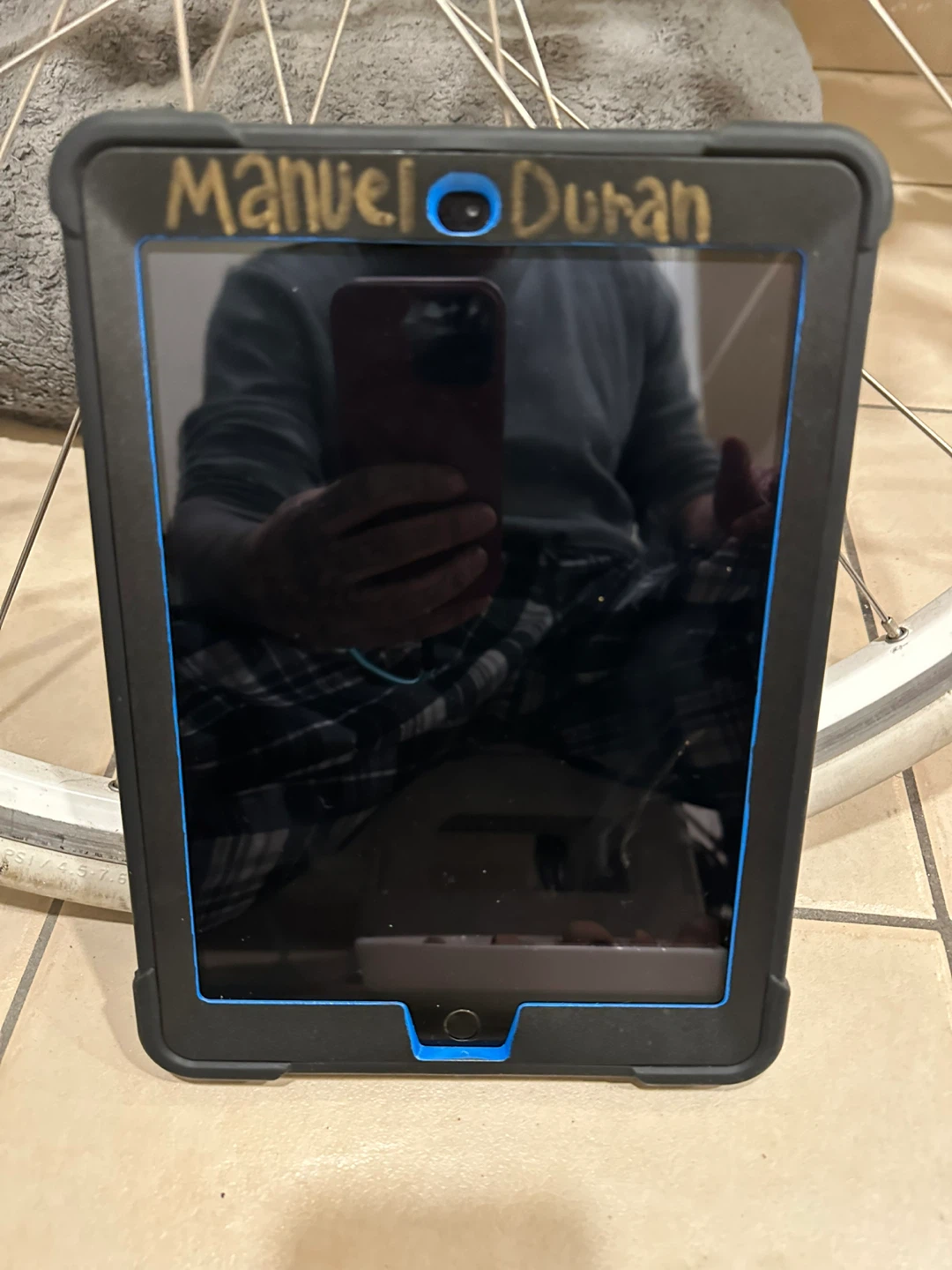 Apple iPhone XR - Apple tablet - photo 2