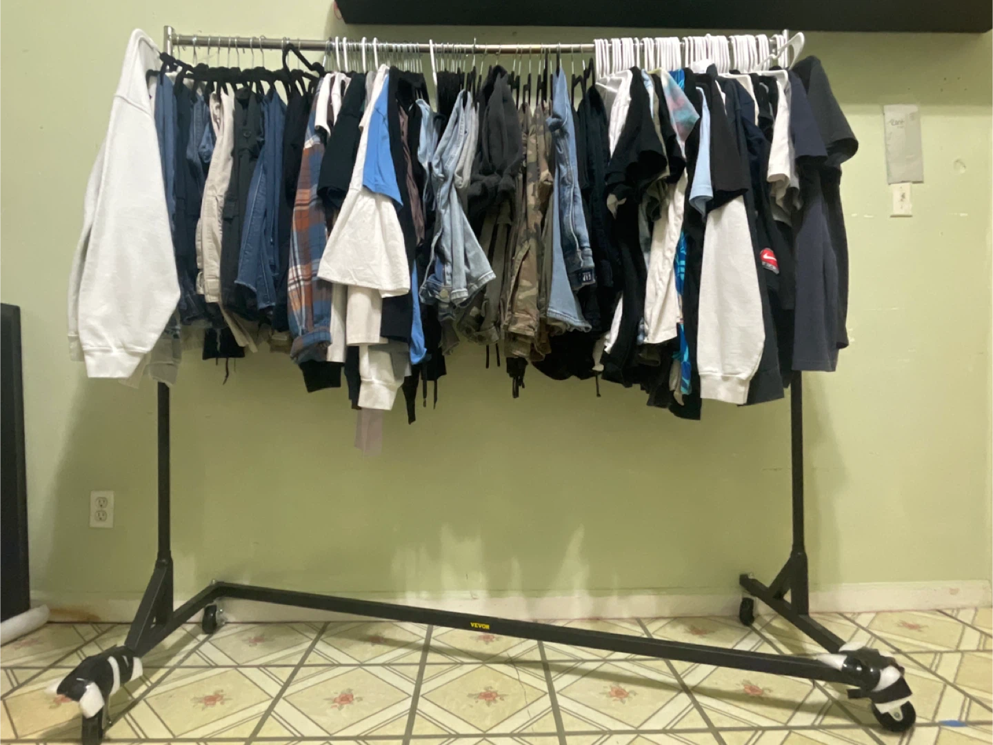 Vevor Clothes Rack Heavy Duty