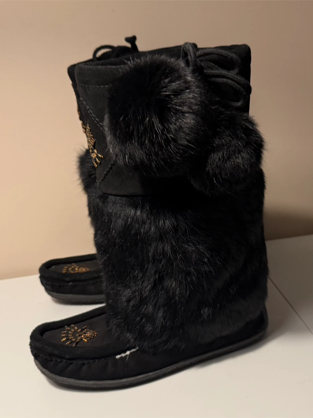 SoftMoc Black Fur Moccasin Boots - photo 5