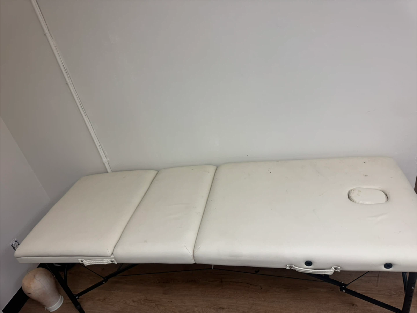 Massage Table - Lash Bed - Facial bed - Permanent Make up Bed - photo 3