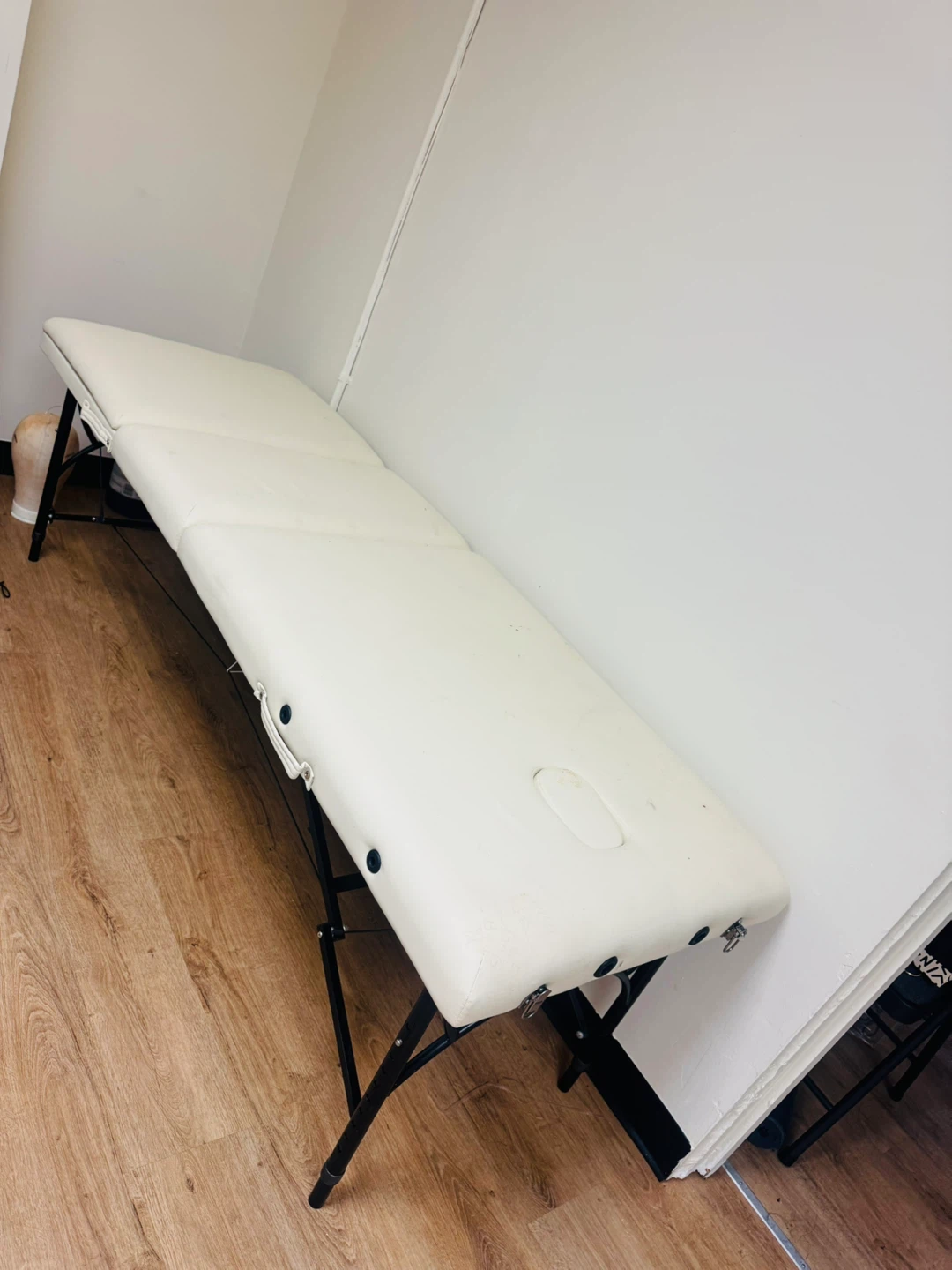 Massage Table - Lash Bed - Facial bed - Permanent Make up Bed - photo 5