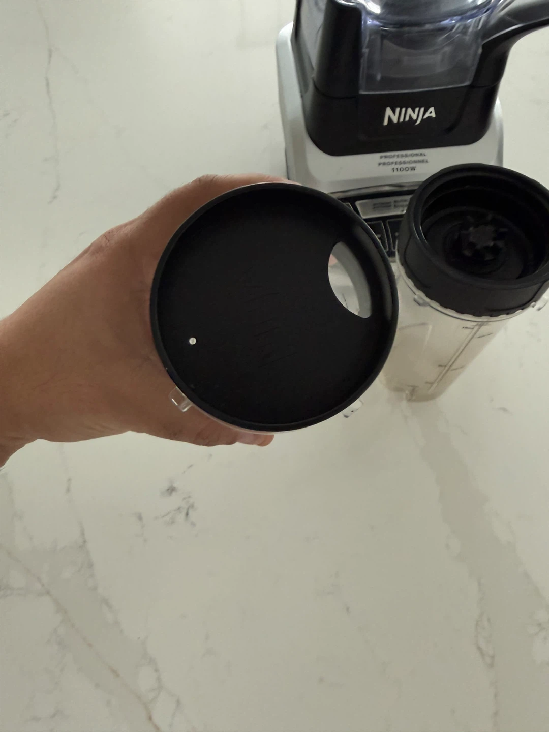 Ninja Professional 1100W Blender + Nutri Ninja Cups