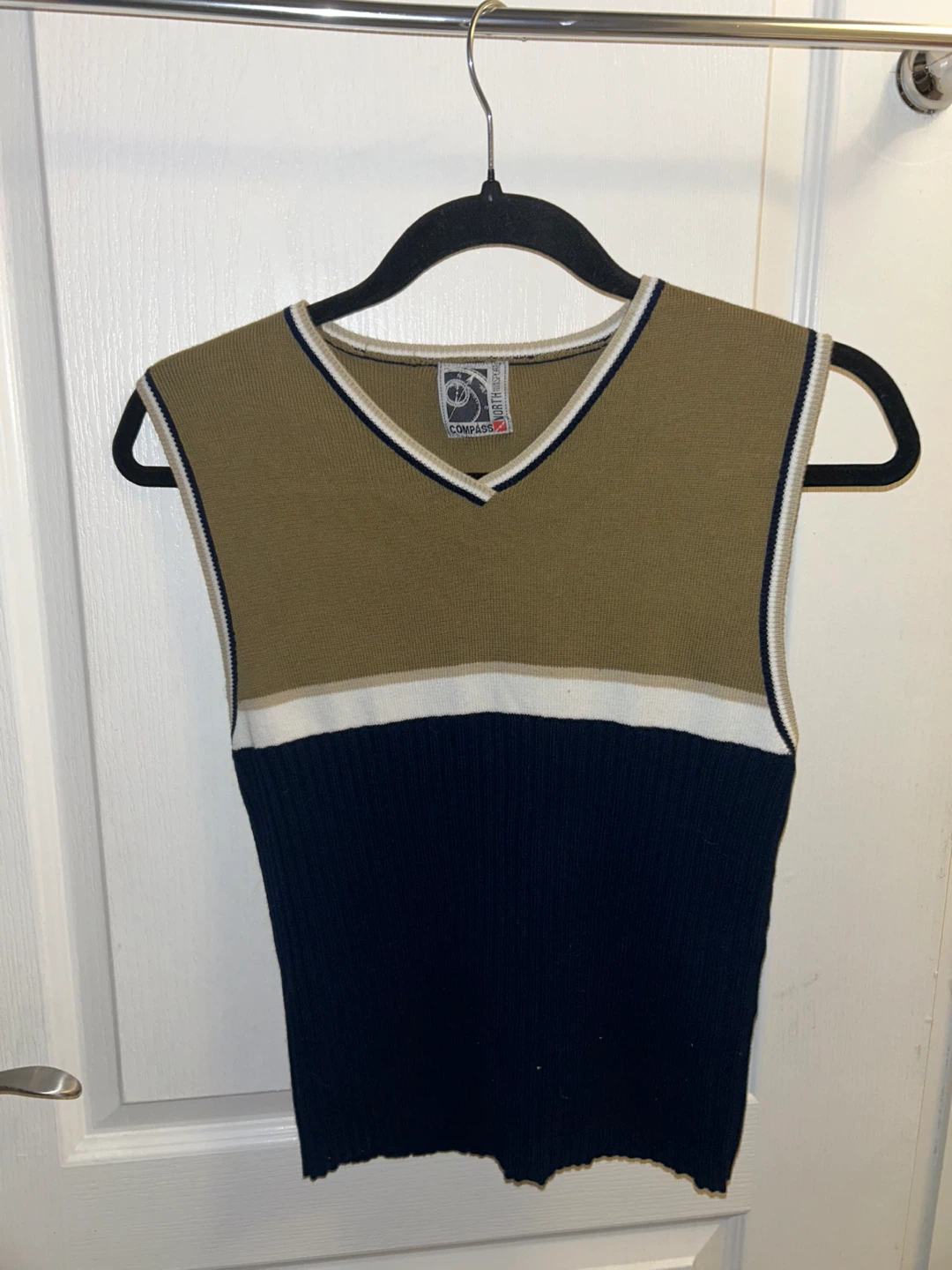 Knitted Sleeveless Compass North Shirt