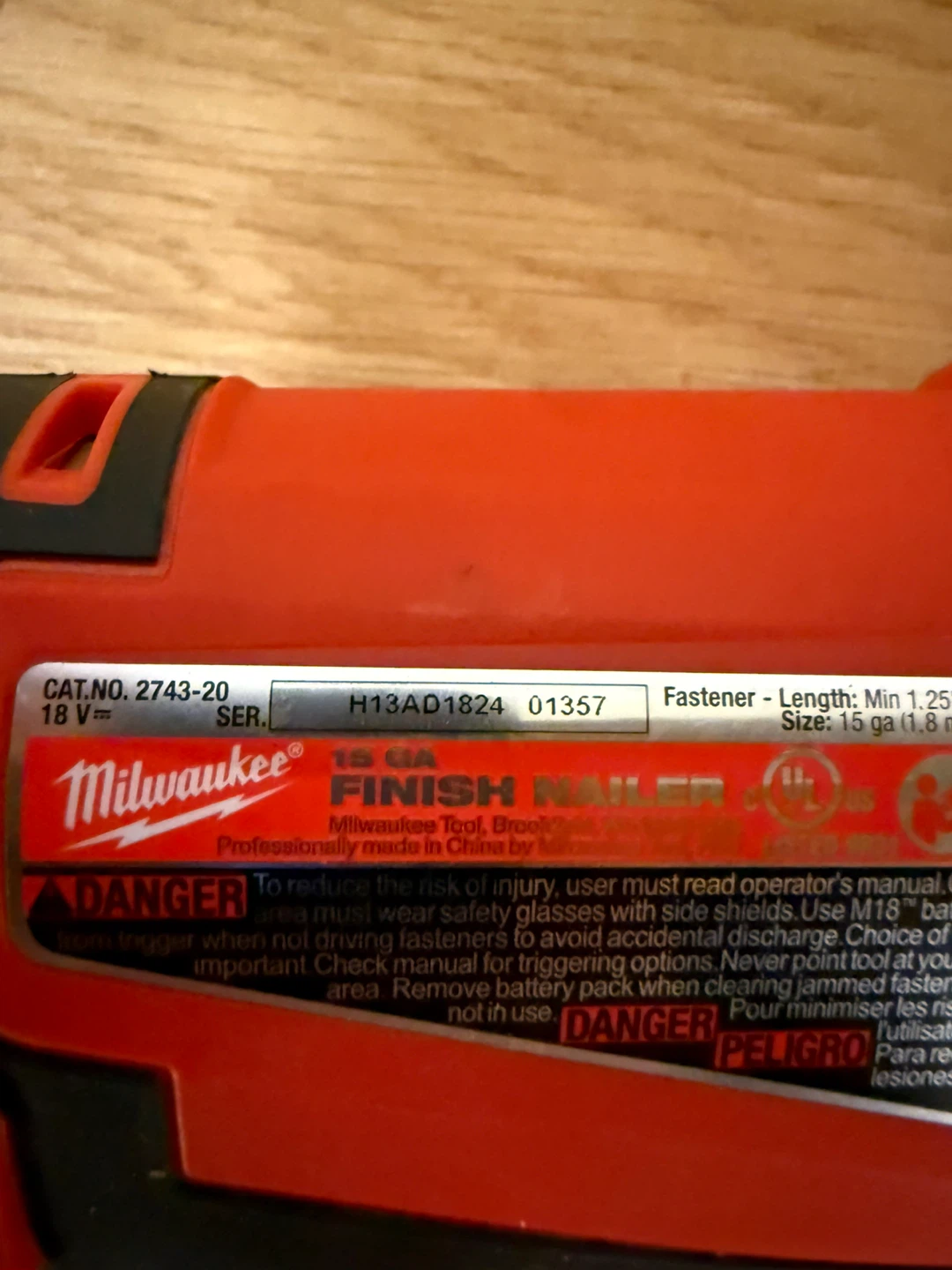 Milwaukee M18 FUEL 15ga Angled Finish Nailer (2743-20) - photo 2