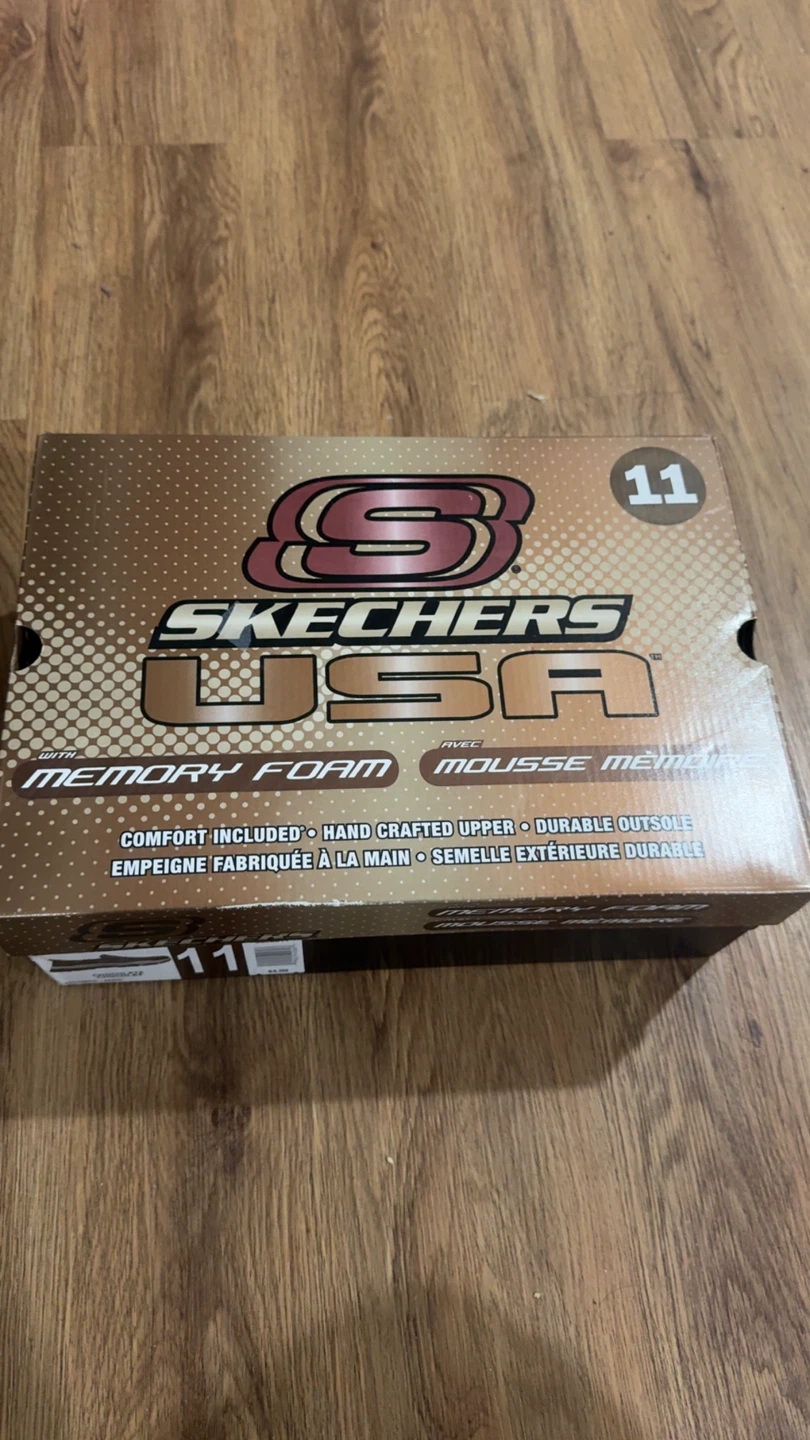 Skechers USA Men's Loafer Size 11